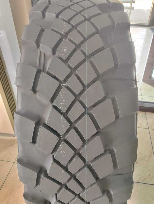 Шины брендов Advance и Kapsen .