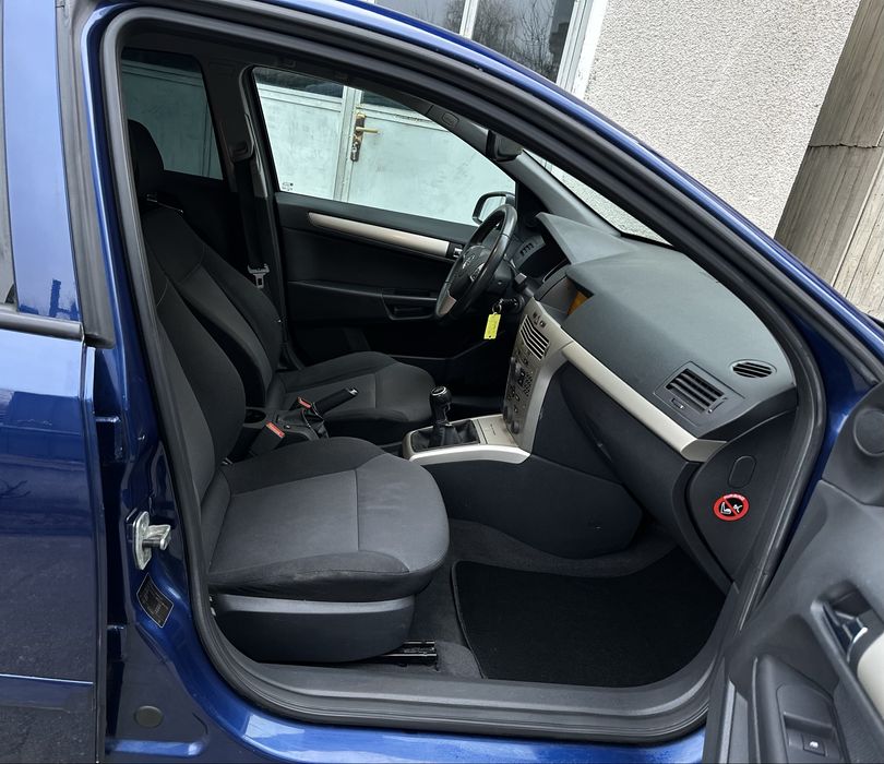 Opel Astra H facelift 1.6 benzină *Navigatie*Climă*Carte service*