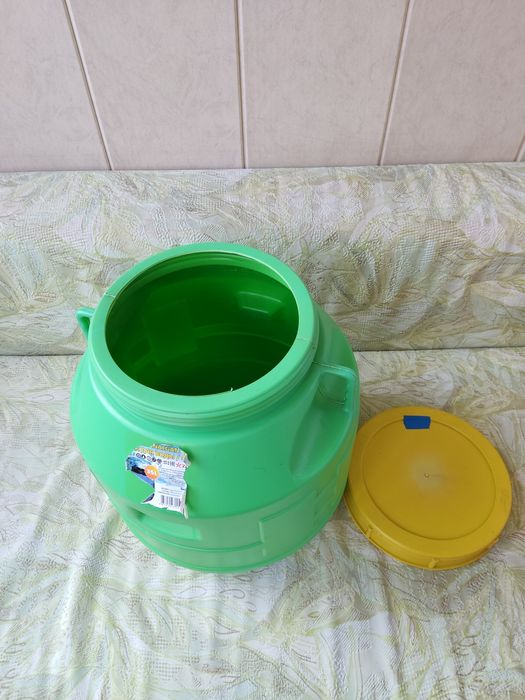 Продам бачок для воды 35 литров