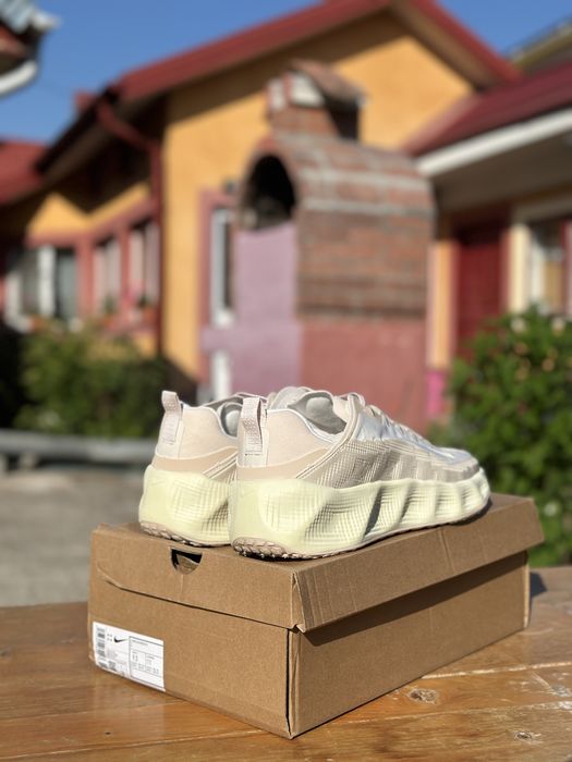 Nike Ava Rover Rice Light Powder