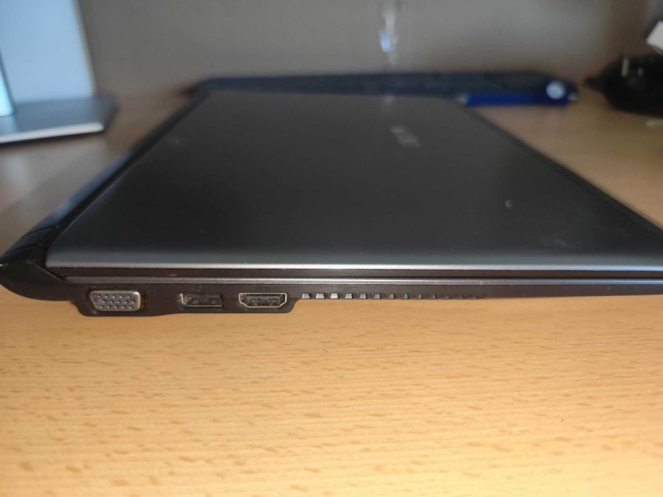 Asus U32, carcasa din metal, Amd E450, 4Gb, 500Gb Hdd, garantie!
