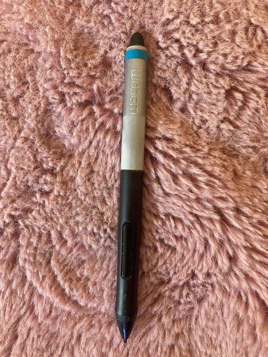 Графичен таблет Wacom Intuos Pen & Touch Medium (CTH-680)