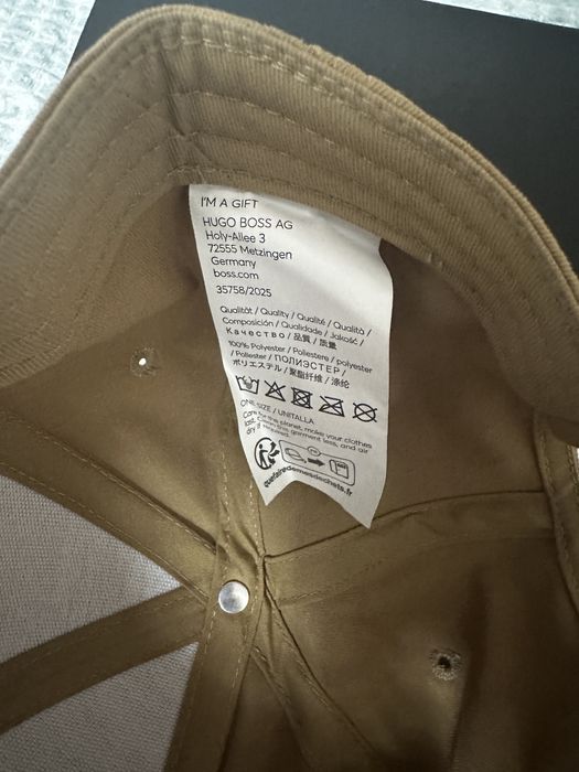 Sapca Boss culoare maro!