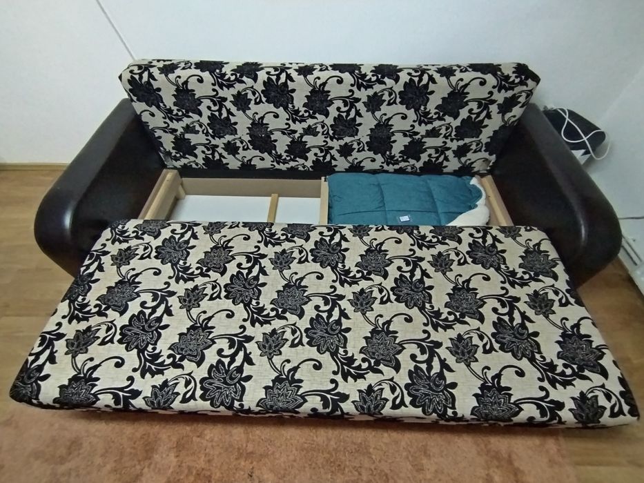 Vând canapea de vanzare