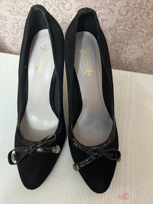 Продам замшивые туфли