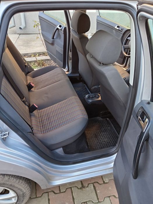 Mașina se prezintă bine din punct de vedere  estetic