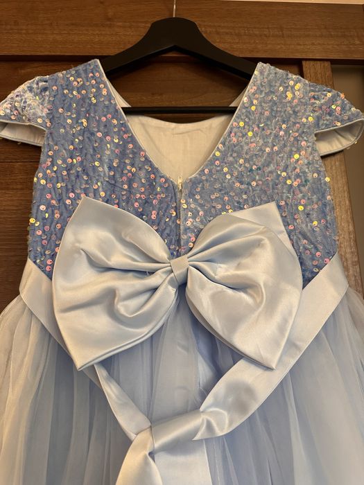 Нарядное платье для девочки 146-152