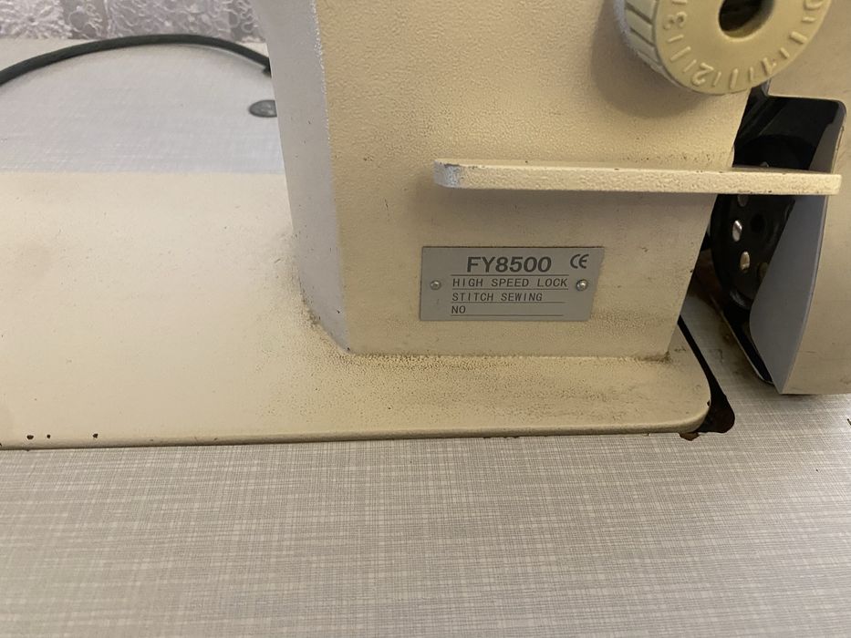 Masina de cusut YAMATA