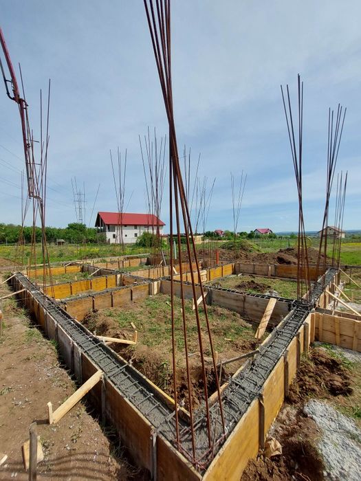 Firma constructii case | Structurii | Fatade | Finisaje.