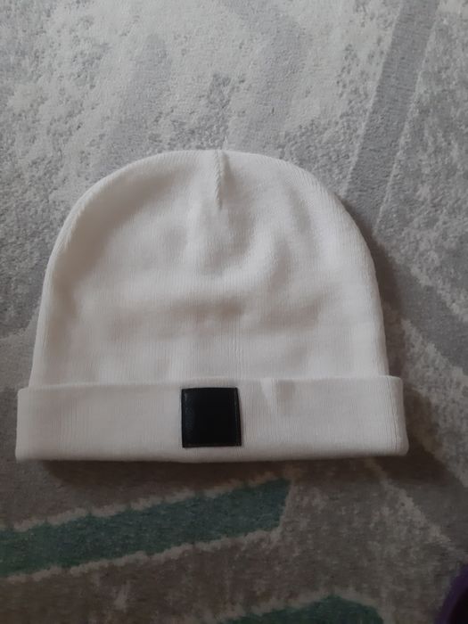 Срочно шапки новые!