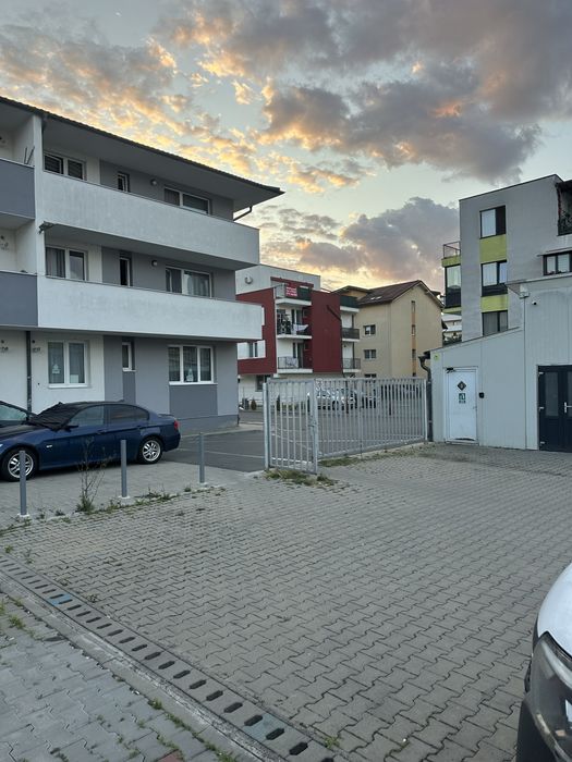 Spatiu/Apartament nemobilat de inchiriat | Zona centrala | Floresti