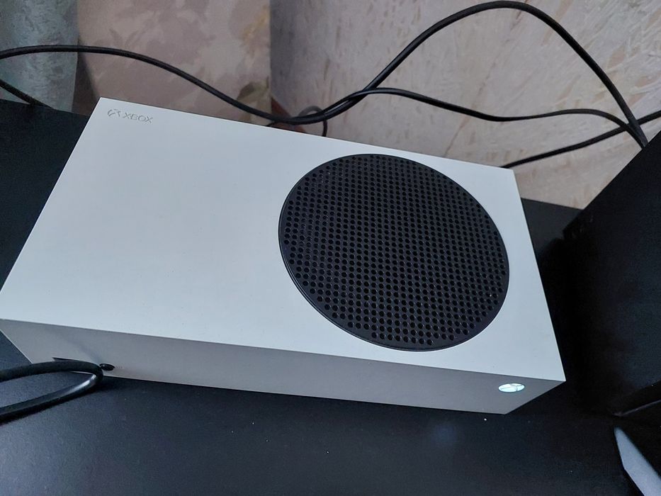 Xbox series S в отличном состоянии