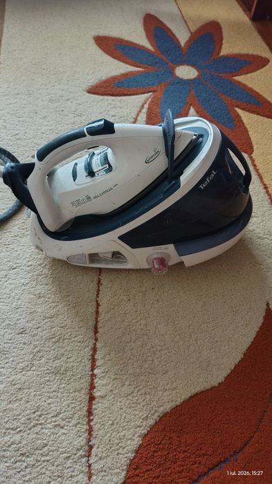 Vând statie calcat tefal