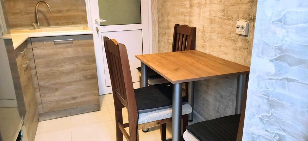 Собственик дава под наем 2-ен апартамент в топ център