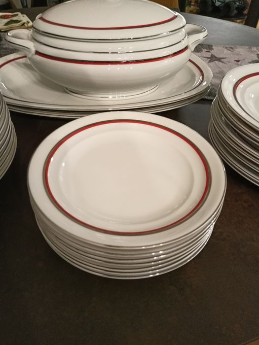 Подарявам порцеланов  сервиз