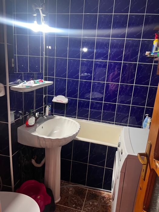 Vand apartament cu 2 camere zona deal