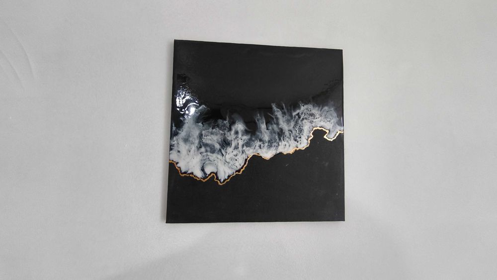 Продам картину на черном фоне