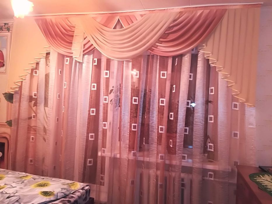 Продам ламбрекен и органза