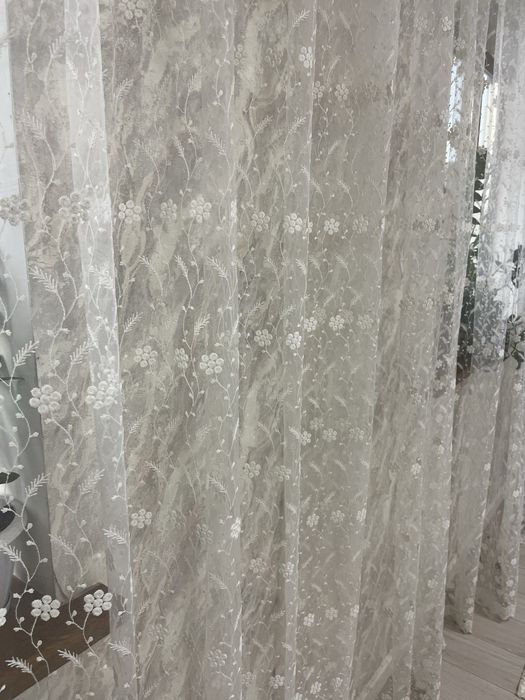 Продам тюль белого цвета с вышивкой
