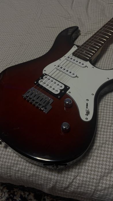 Электрическая гитара Yamaha Pacifica 112V, Vypyr X1