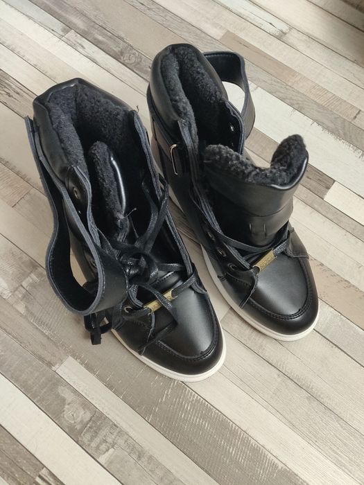 Ghetuțe noi nouțe Nr 41 unisex