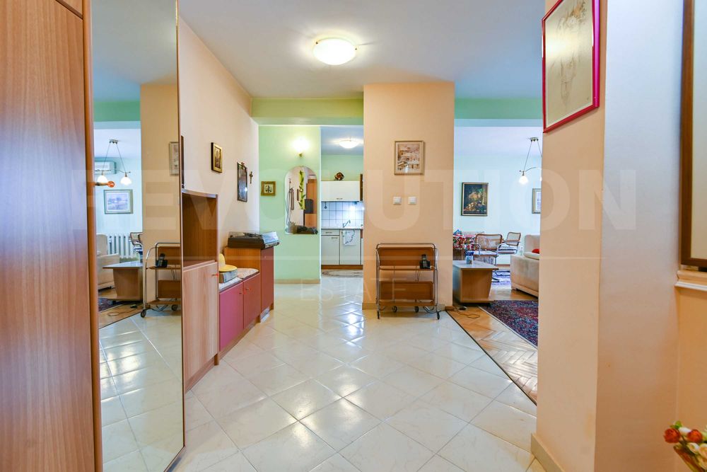 Продава се Двустаен апартамент в София, Студентски град - 80 кв.м за 2938 €/кв.м - Снимка #12