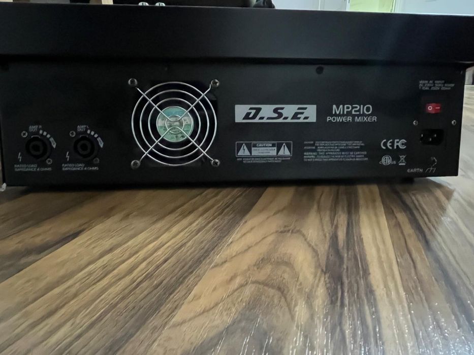 Mixer amplificat DSE 210