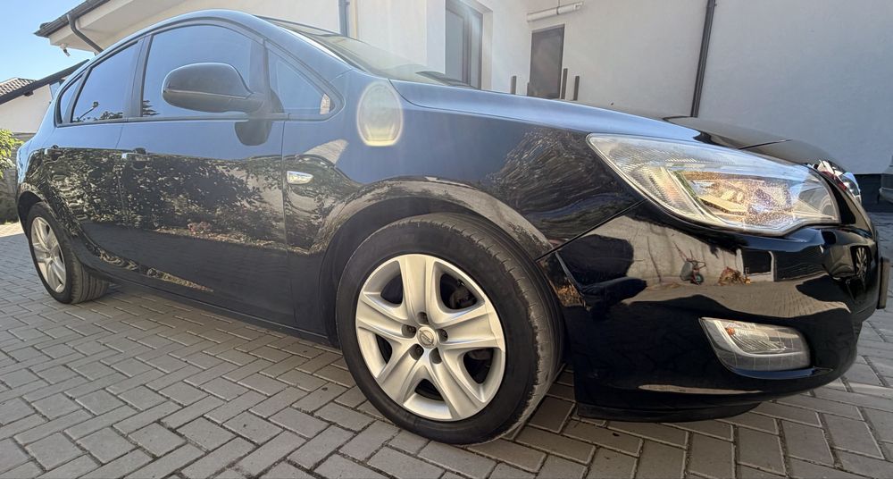 Opel Astra J 1.7 CDTI • 2011 • 179.000 km • 6 trepte