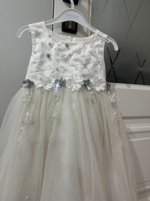 Нарядное пышное детское платье