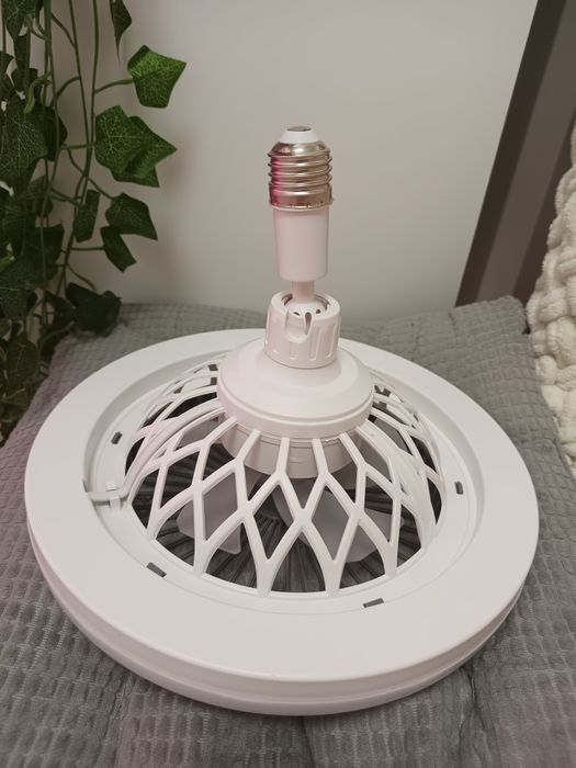 Лампа-винтелятор с пультом