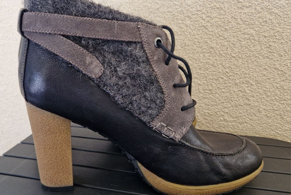 Ghete mărimea 39 GEOX