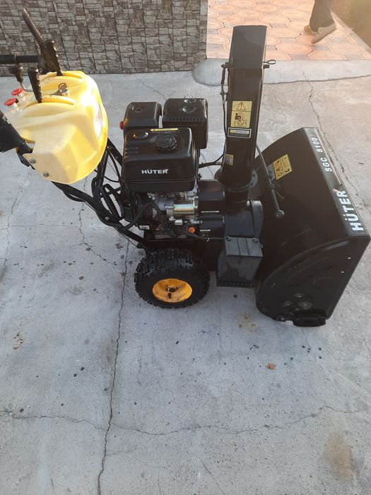 Продам снегоуборочную машину