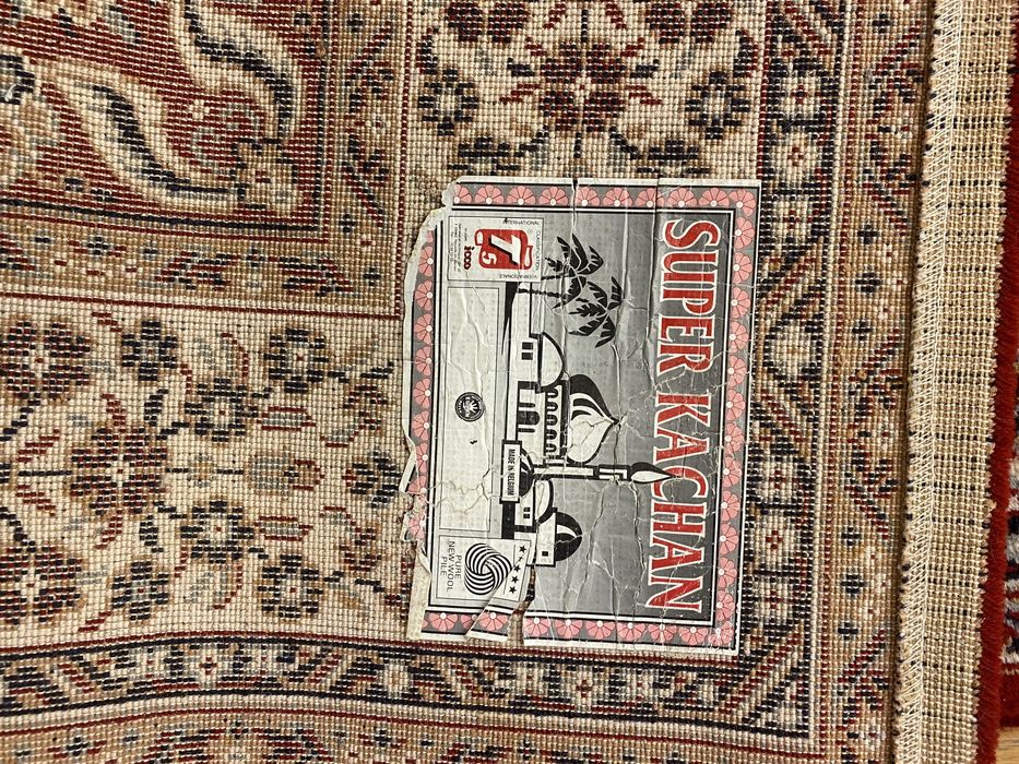 Голям персийски килим изтъкан от вълна