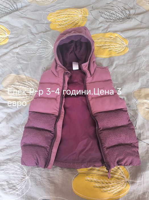 Детски дрехи.Изключитешно запазени.