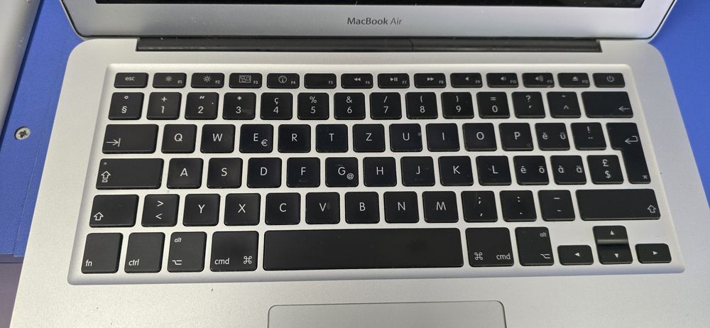 Apple ipad и Apple MacBook