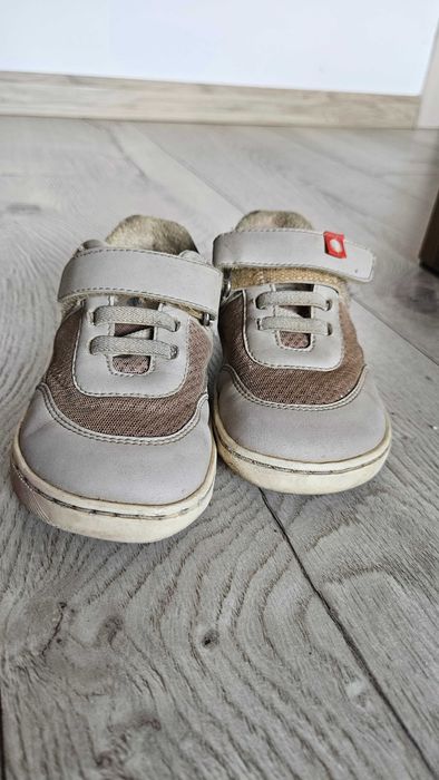 Vând tikki sneakers barefoot rock mărimea 25