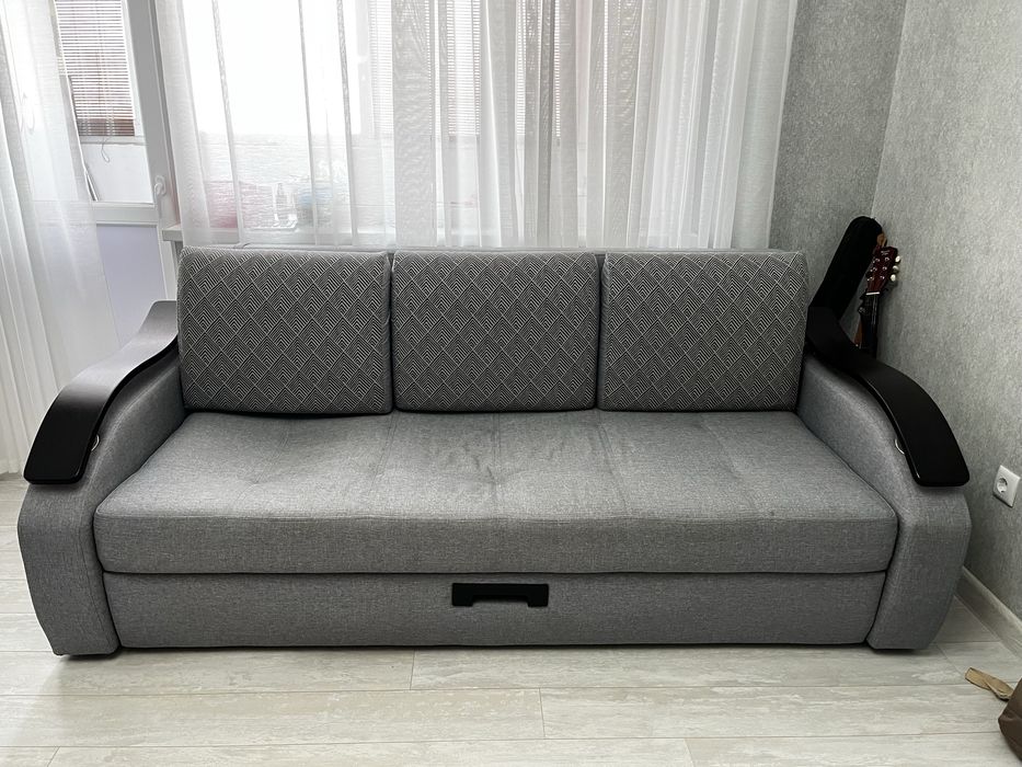 Срочно продам раскладной диван!!