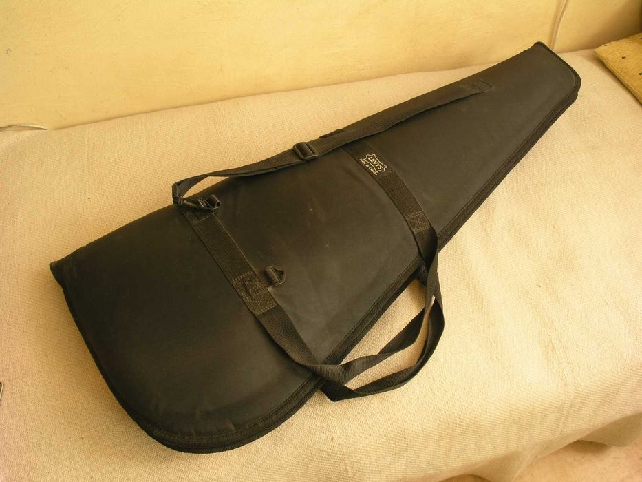 Китара с мек калъф , много добро състояние