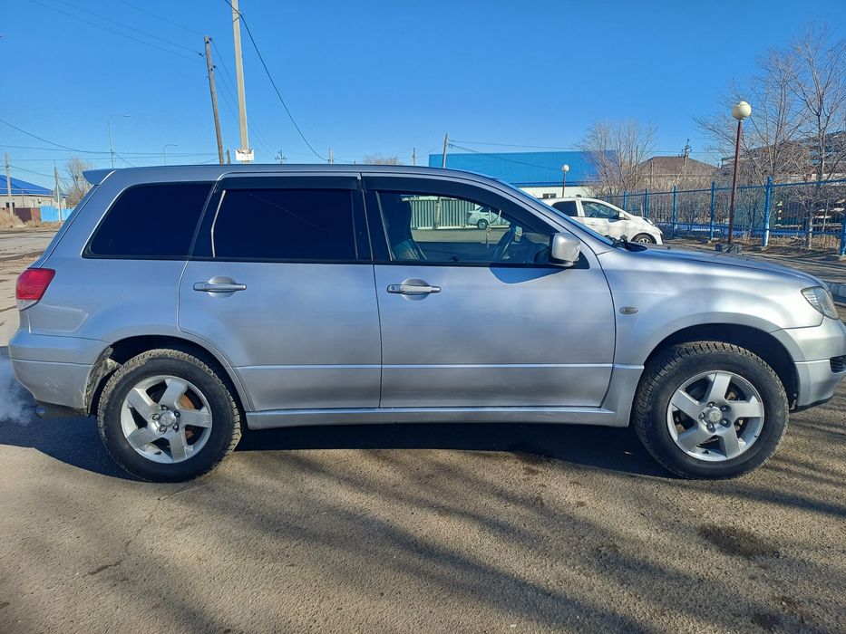 Автомашина Mitsubishi Airtrek