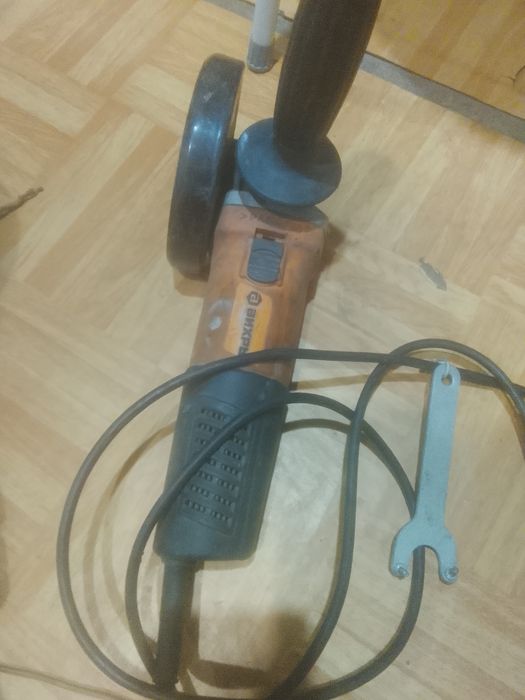 Продам болгарку 125