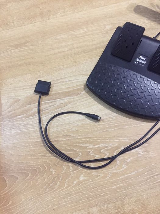 Продам руль и педали.