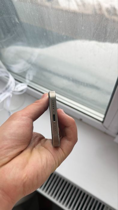 Продам iphone 15 pro 256