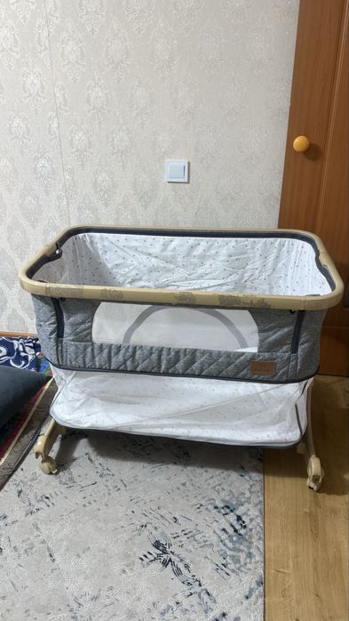 Продам манеж до 1,5 года