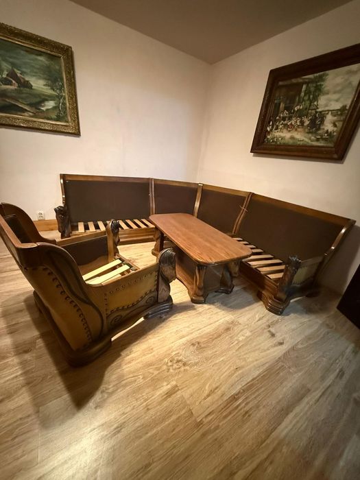 Canapea, fotoliu, masa de lemn. Fara perne, pot fi comandate separat