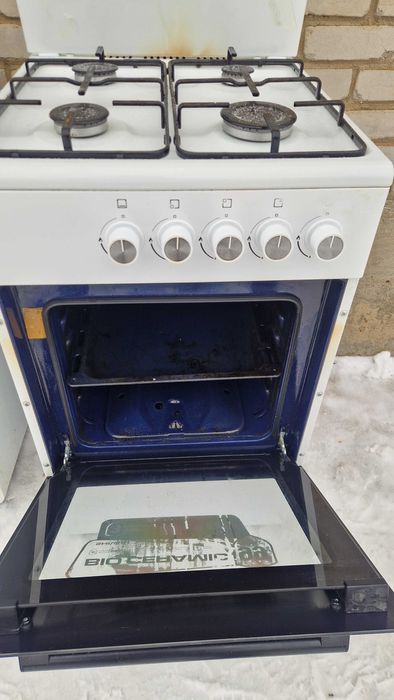 Продам газовую плиту