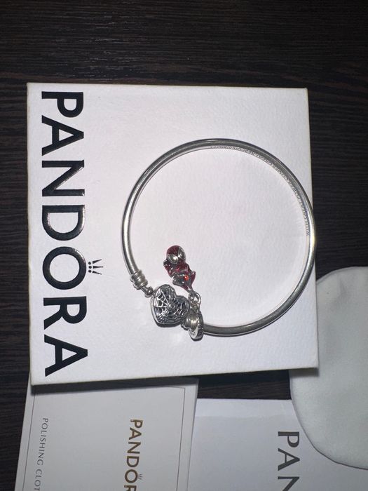 Продам браслет пандора в хорошем состоянии