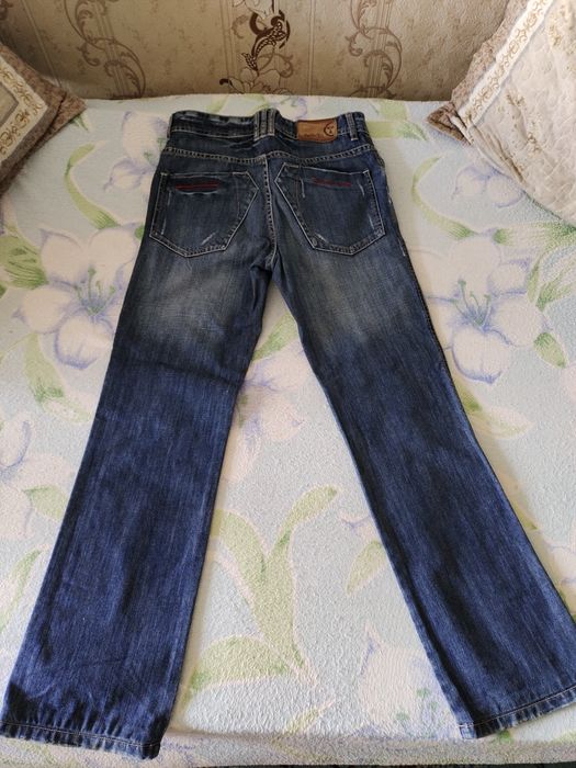 Продам джинсы мужские