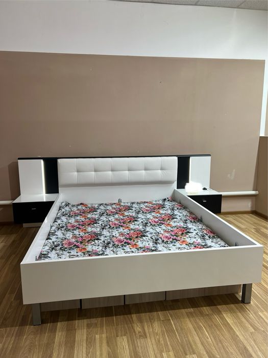 Продам новый кровать и комод