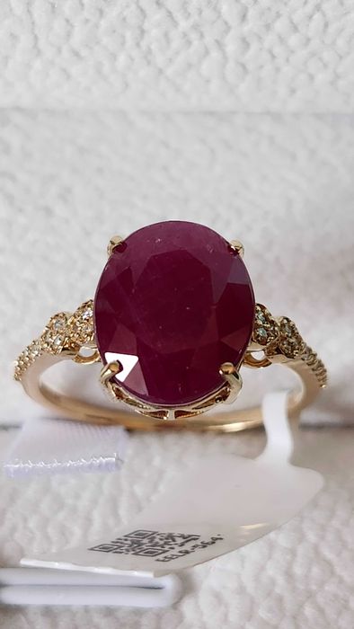 Inel cu rubin natural 5.89ct și diamante–Aur galben 14K–Certificat IGI