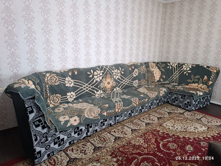 Продам диван длинный